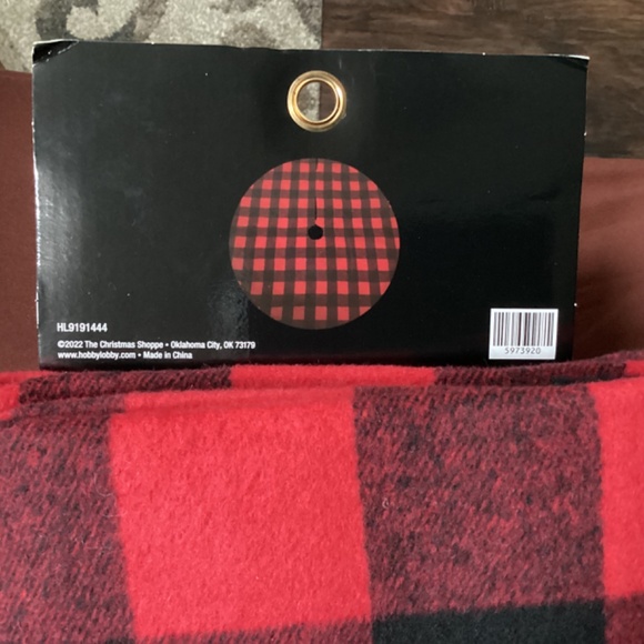 The Christmas Shoppe Christmas Tree Skirt New with tag 48” - Picture 3 of 4